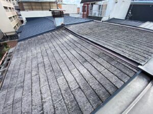 京都市山科区にて雨漏り修理・屋根修理＜立平葺きに葺き替え＞の施工前写真