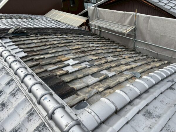 京都市中京区にて雨漏り修理〈瓦屋根を部分葺き替え〉の施工前写真
