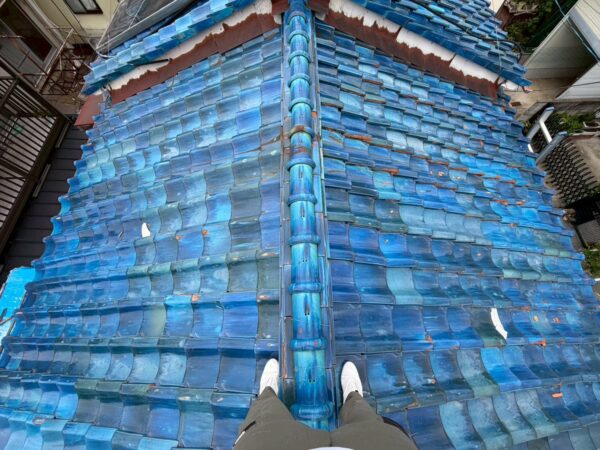 京都市山科区にて瓦屋根雨漏り修理〈補助金を使った葺き替え〉の施工前写真