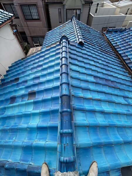 京都市右京区にて屋根修理〈瓦からコロニアルグラッサへの葺き替え工事〉の施工前写真